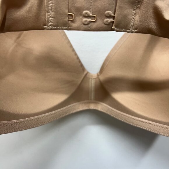 Skims Light Beige Wireless Push-Up Bra Size 36DD With Adjustable Straps & Hook C - Picture 10 of 11